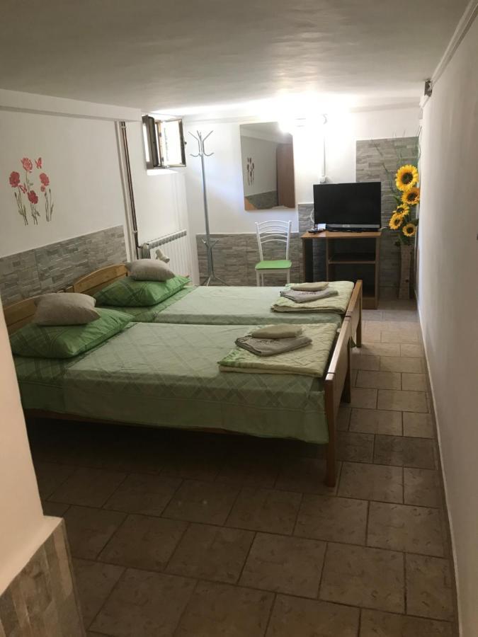 קרס Apartmani Luiza מראה חיצוני תמונה