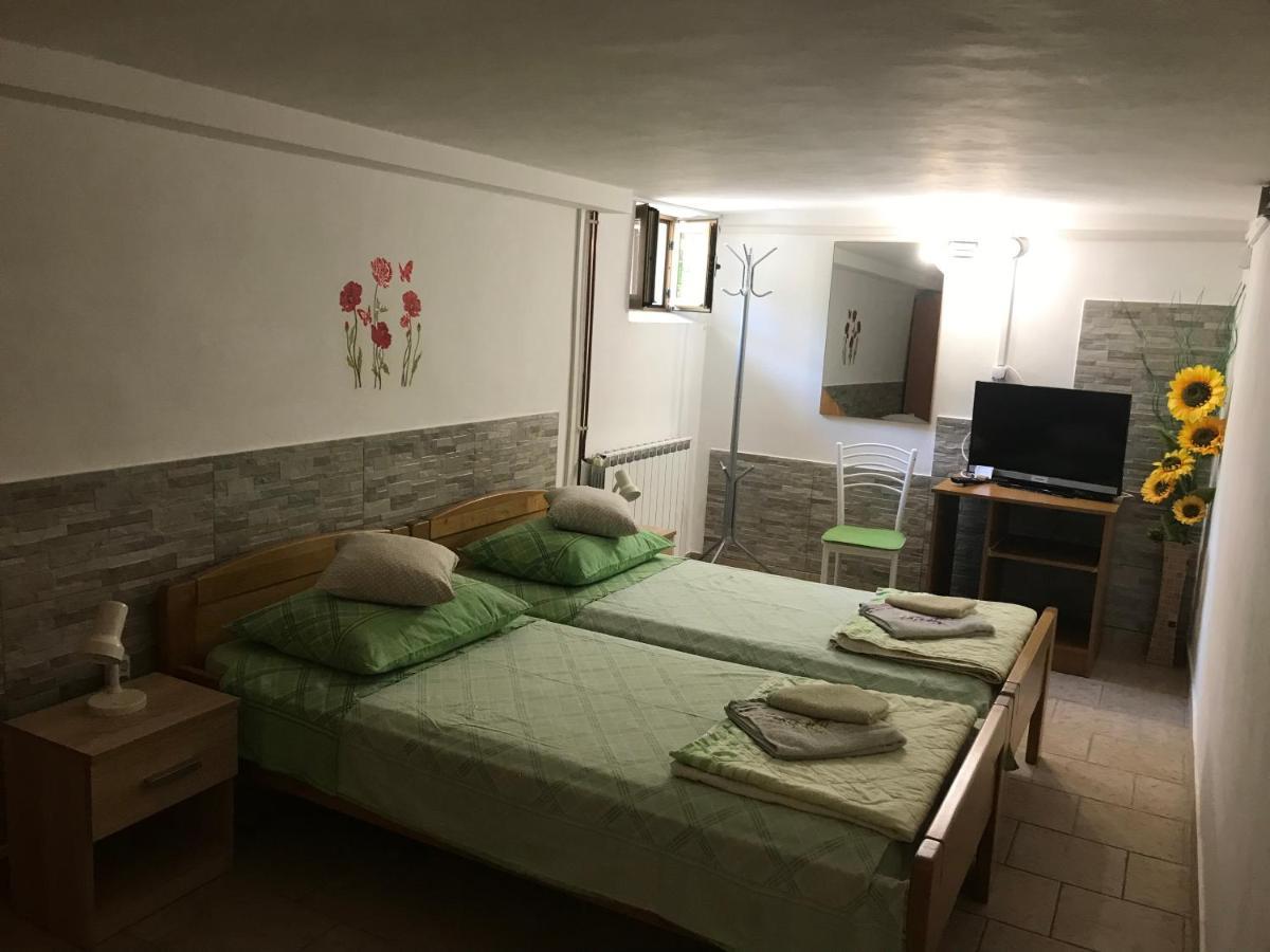 קרס Apartmani Luiza מראה חיצוני תמונה