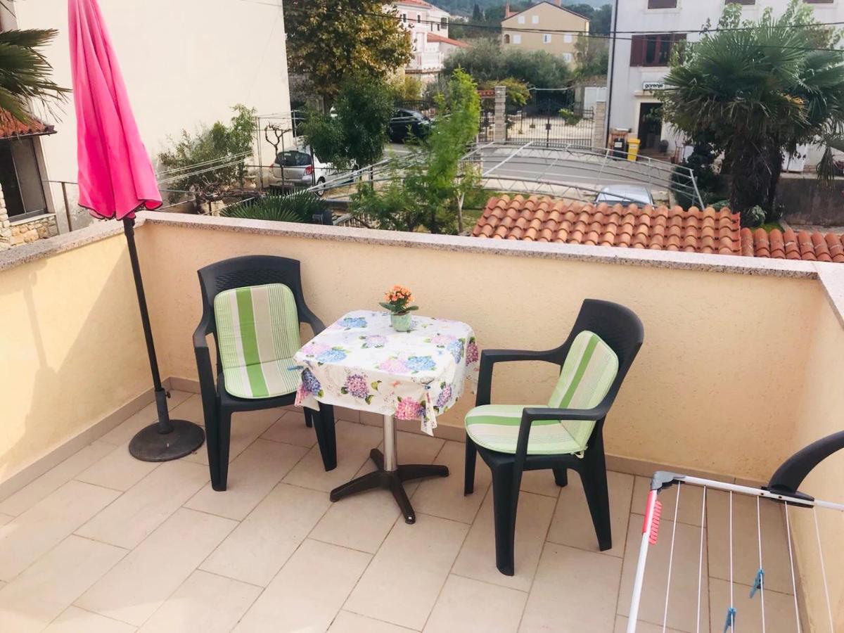 קרס Apartmani Luiza מראה חיצוני תמונה